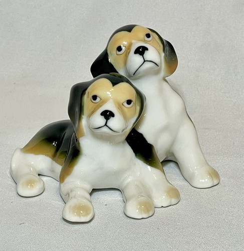 Pair beagles figurine - of,