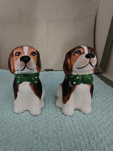 Salt and pepper shakers - pepper, cute